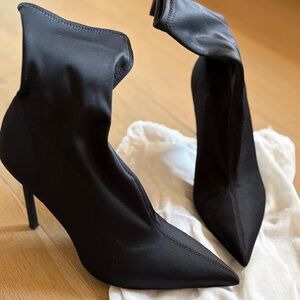 Stretch ankle bootie
